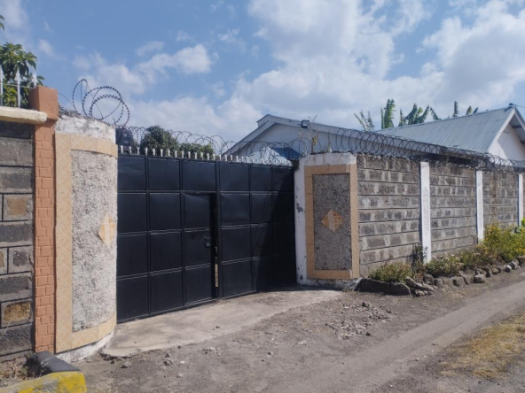 House property land family home bungalow residential for sale in nakuru muguga area barnabas area nakuru highway pipeline 5